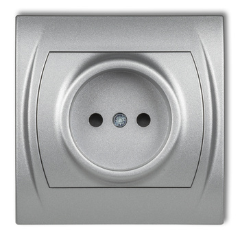 Gniazdo pojedyncze bez uziemienia 2P z przesłonami torów Karlik seria LOGO 7LGP-1p kolor srebrny metalik