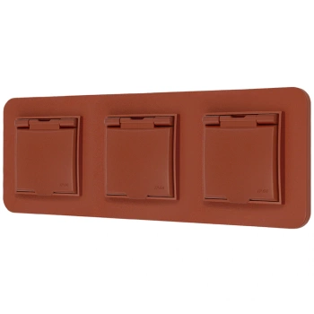 Trzy gniazda hermetyczne z ramką zaokrągloną seria MINI kolor terakota