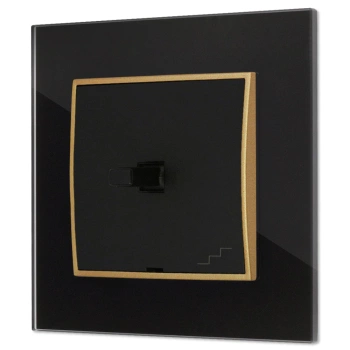 Włącznik schodowy w stylu USA ramka kwadratowa efekt szkła seria ICON kolor czarny/złoty