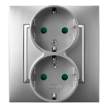 Gniazdo podwójne z uziemieniem schuko z przesłonami torów prądowych, kompletne z ramką seria ARIA kolor Srebro symbol GP-2USP/18