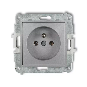 Mechanizm gniazda pojedynczego z uziemieniem 2P+Z bez przesłon torów prądowych Karlik seria MINI 7MGP-1z kolor srebrny metalik