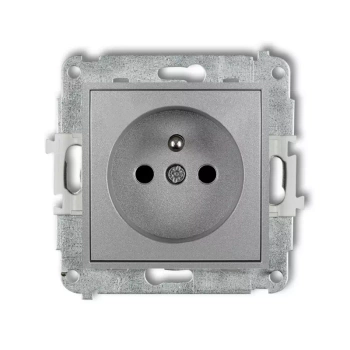 Mechanizm gniazda pojedynczego z uziemieniem 2P+Z z przesłonami torów Karlik seria MINI 7MGP-1zp kolor srebrny metalik