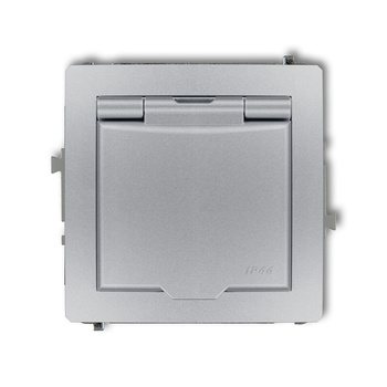 Mechanizm gniazda bryzgoszczelnego z uziemieniem 2P+Z klapka srebrny metalik, przesłony torów prądowych Karlik seria DECO 7DGPB-1zp kolor srebrny metalik