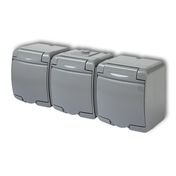 Gniazdo potrójne z uziemieniem SCHUKO 3x2P+Z klapka popielata; bez przesłon Karlik seria JUNIOR 10GHE-3s kolor popielaty