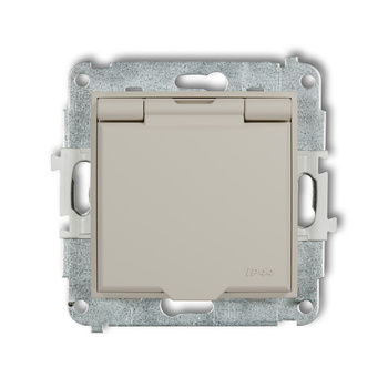 Mechanizm gniazda bryzgoszczelnego z uziemieniem 2P+Z klapka taupe, przesłony torów prądowych Karlik seria ICON 60IGPB-1zp kolor taupe