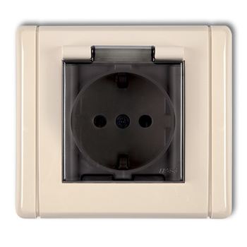 Gniazdo bryzgoszczelne z uziemieniem SCHUKO 2P+Z klapka dymna, przesłony torów prądowych Karlik seria FLEXI 1FGPB-1sdp kolor beżowy