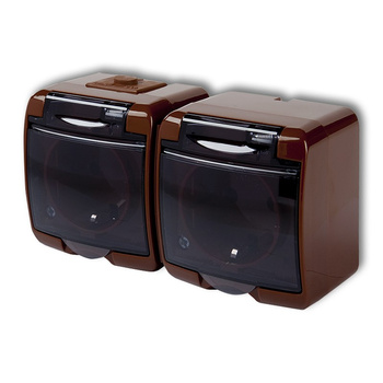 Gniazdo podwójne z uziemieniem SCHUKO 2x2P+Z klapka dymna; przesłony torów prądowych Karlik seria JUNIOR 4GHE-2sdp kolor brązowy