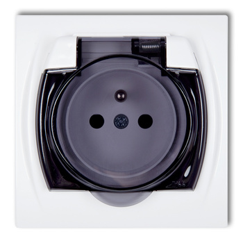 Gniazdo bryzgoszczelne z uziemieniem 2P+Z klapka dymna, bez przesłon torów prądowych Karlik seria LOGO LGPB-1zd kolor biały