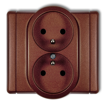 Gniazdo podwójne z uziemieniem 2x2P+Z z przesłonami torów Karlik seria FLEXI 9FGP-2zp kolor brązowy metalik