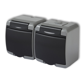 Gniazdo podwójne z uziemieniem SCHUKO 2x2P+Z klapka grafitowa; przesłony torów prądowych Karlik seria JUNIOR 30GHE-2sp kolor popielaty / grafitowy