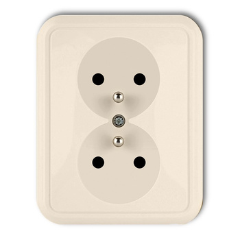 Gniazdo podwójne z uziemieniem 2x2P+Z Karlik seria LIZA 1GPT-2z kolor beżowy