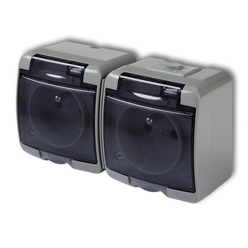 Gniazdo podwójne z uziemieniem 2x2P+Z klapka dymna; przesłony torów prądowych Karlik seria JUNIOR 10GHE-2dp kolor popielaty