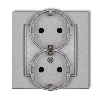 Gniazdo podwójne z uziemieniem SCHUKO 2x2P+Z z przesłonami torów Karlik seria MINI 7MGP-2sp kolor srebrny metalik