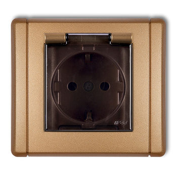 Gniazdo bryzgoszczelne z uziemieniem SCHUKO 2P+Z klapka dymna, przesłony torów prądowych Karlik seria FLEXI 8FGPB-1sdp kolor złoty metalik