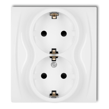 Gniazdo podwójne z uziemieniem 2x2P+Z SCHUKO z przesłonami torów Karlik seria LOGO LGP-2sp kolor biały